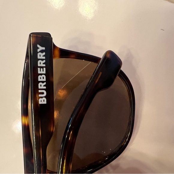 Burberry Sunglasses- Polarized- Authentic- case, wipe, manual, & box included - Picture 1 of 7
